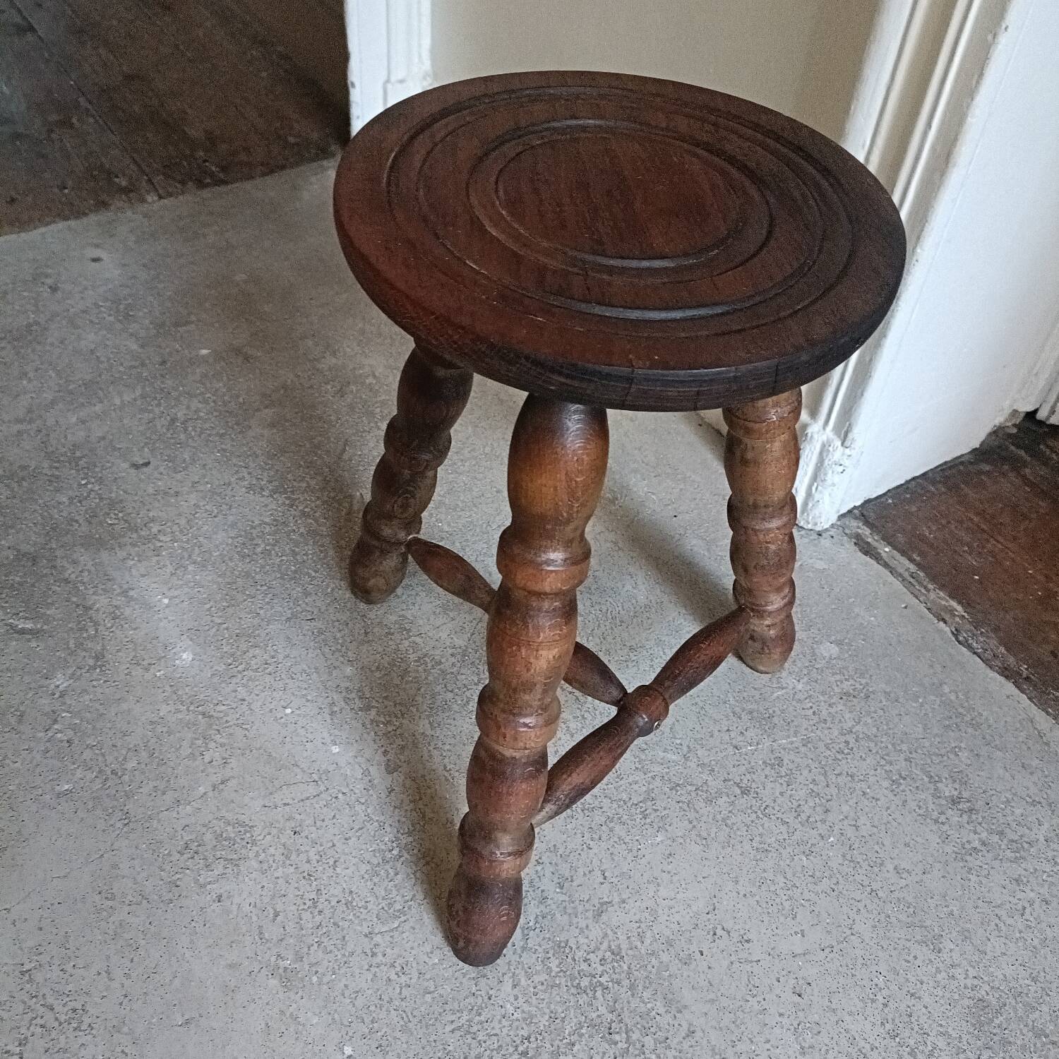 Tripod stool