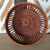 Round wicker basket