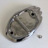 Empty silver chromed ceramic pocket in the shape of a large hand, 1980