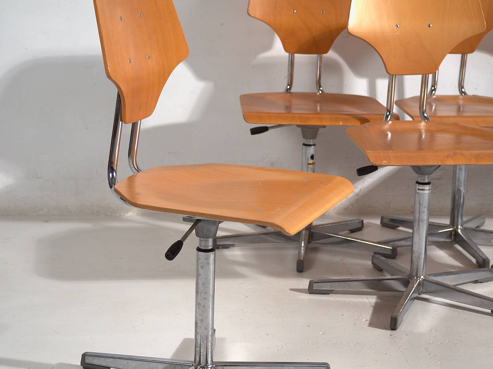 Vintage office chairs (c.1950). Set of 6 office chairs