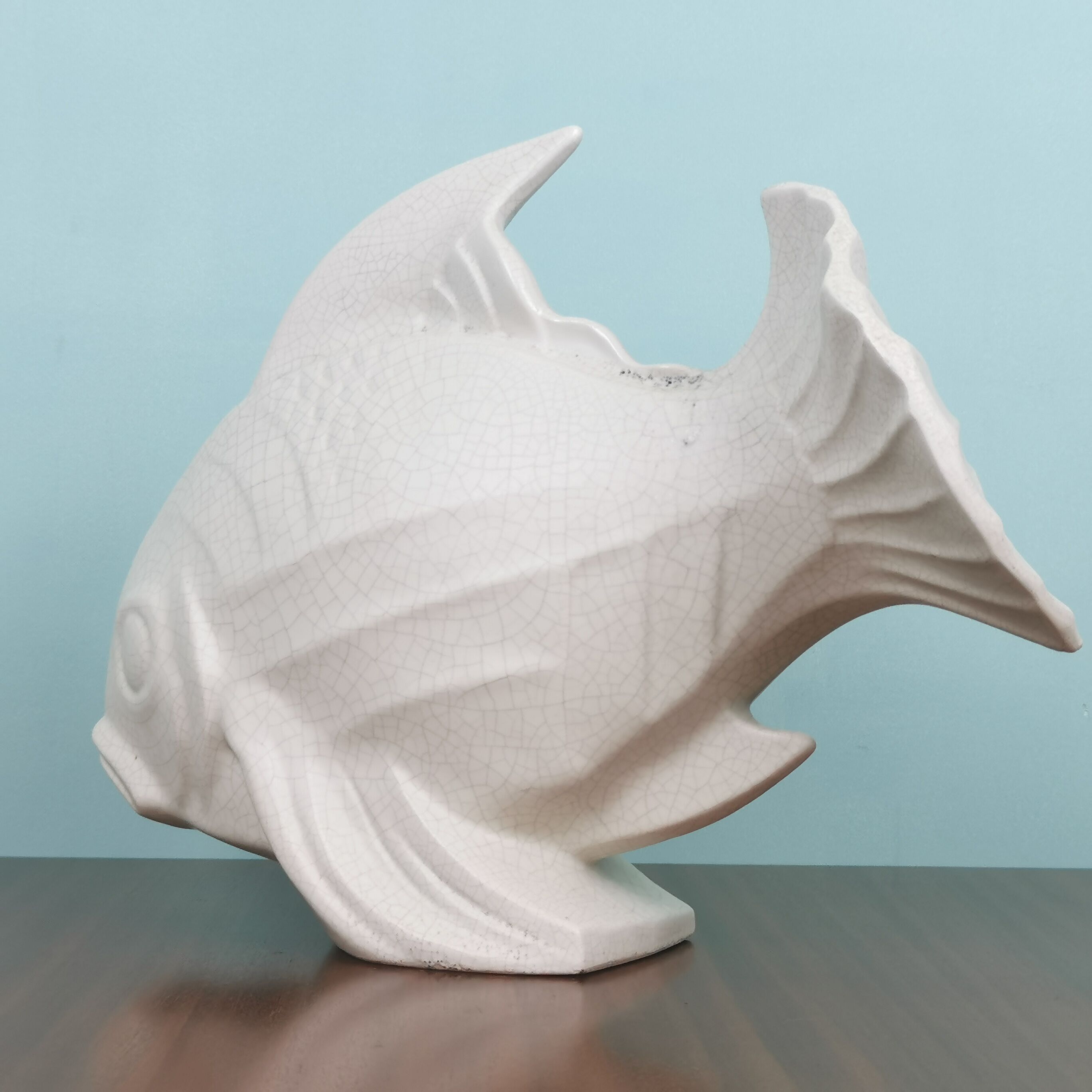 Cracked ceramic fish