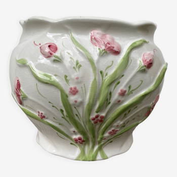 Cache pot en ceramique blanc en barbotine de fleurs ancien