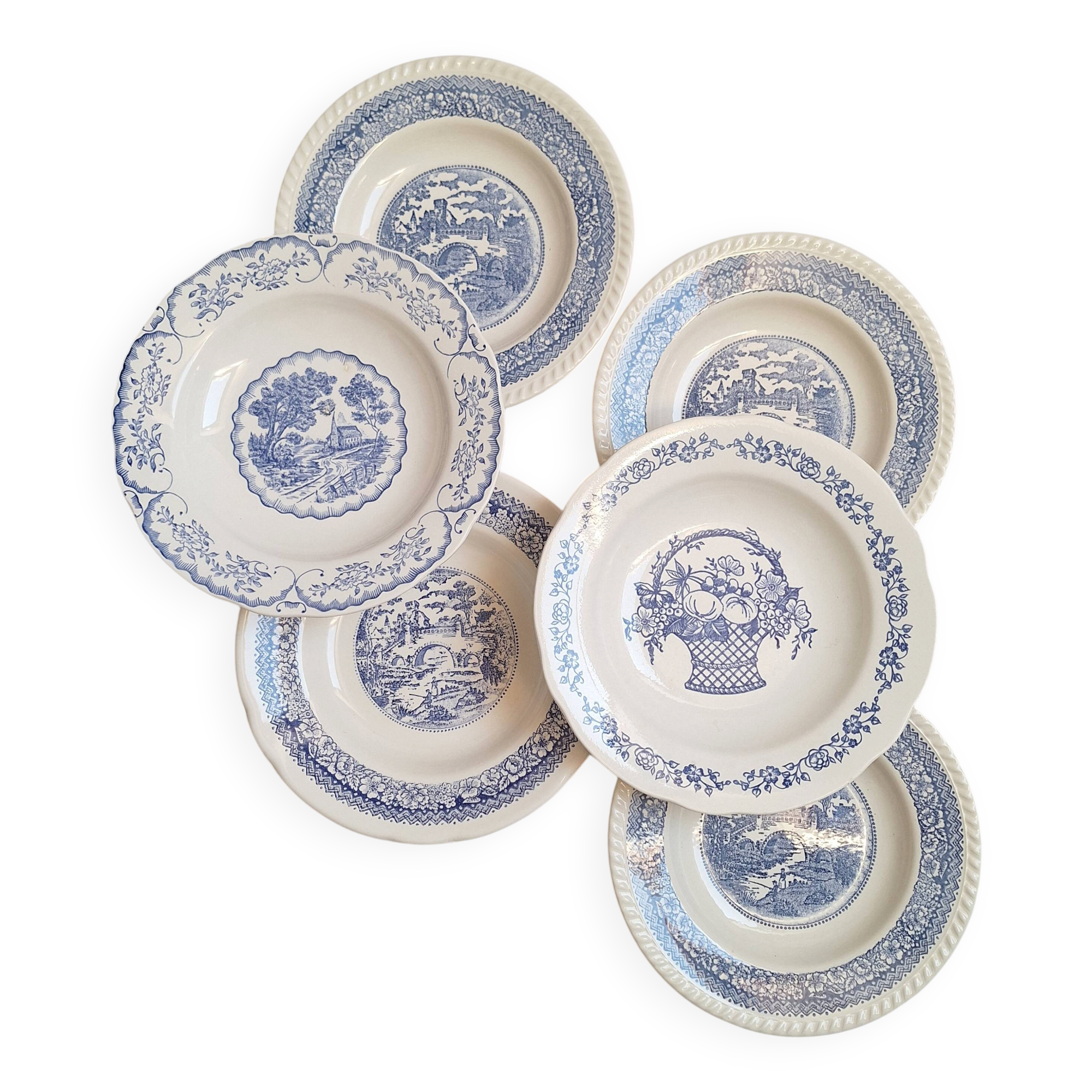 Assiettes creuses bleues paysage