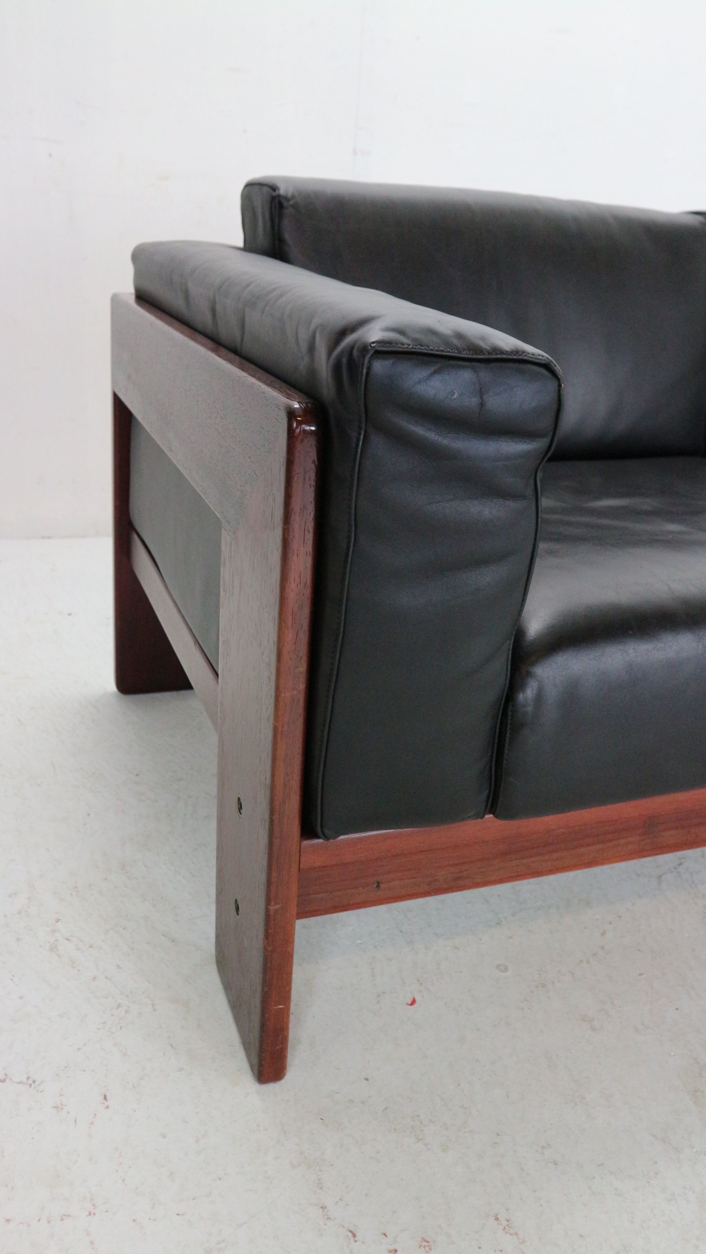 Tobia Scarpa black leather "Bastiano" 2-seater sofa for Knoll, 1960s, Italy
