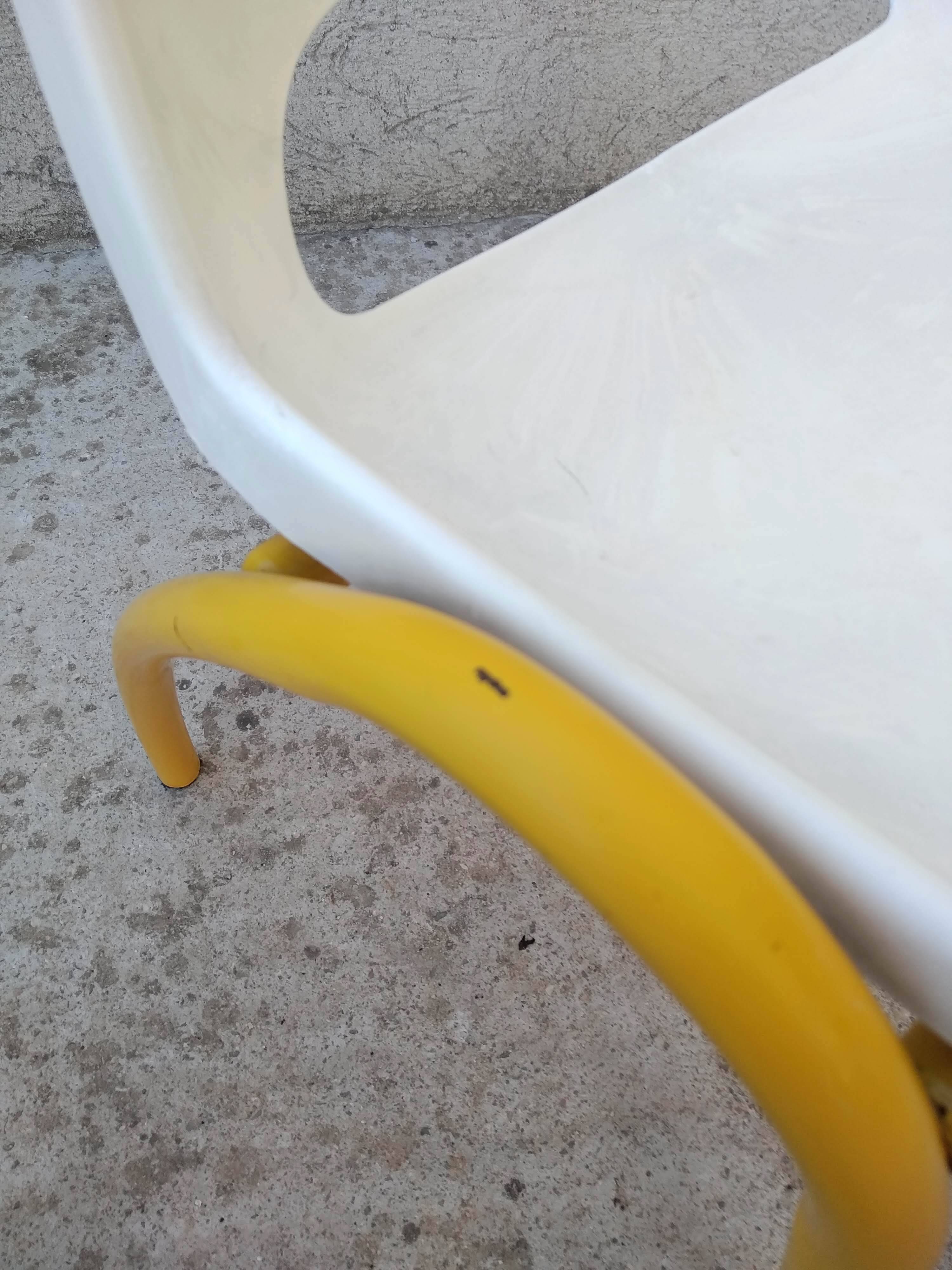 Chaise d'école vintage