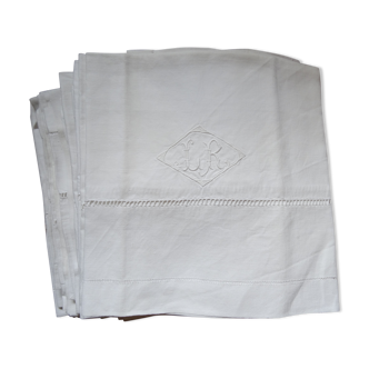 Set of 16 monogrammed linen thread towels