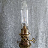 Ancienne lampe à huile en porcelaine électrifiée