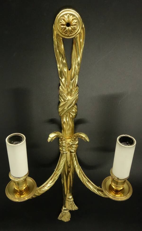 Large pair of wall lights, eagle heads, Louis XVI style from Hettier Vincent - gilded bronze