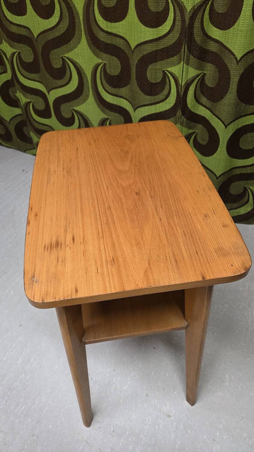 Petite table d'appoint 1970 vintage