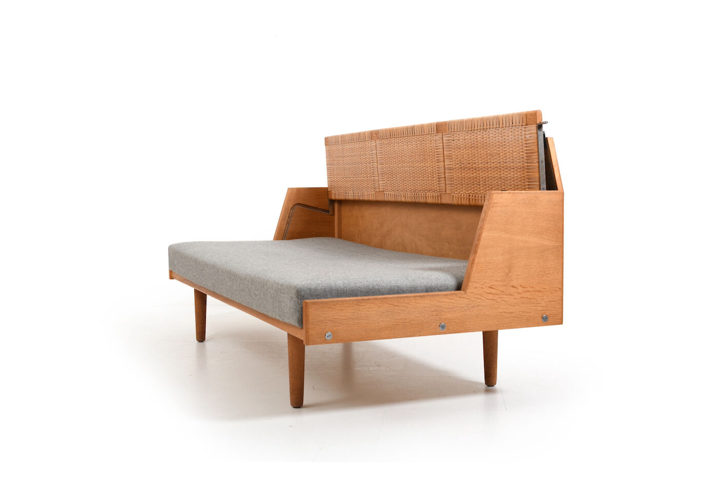 Daybed GE-258 en chêne et canne par Hans J. Wegner