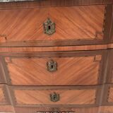 Commode de style Transition en acajou et bois de rose, XX siècle