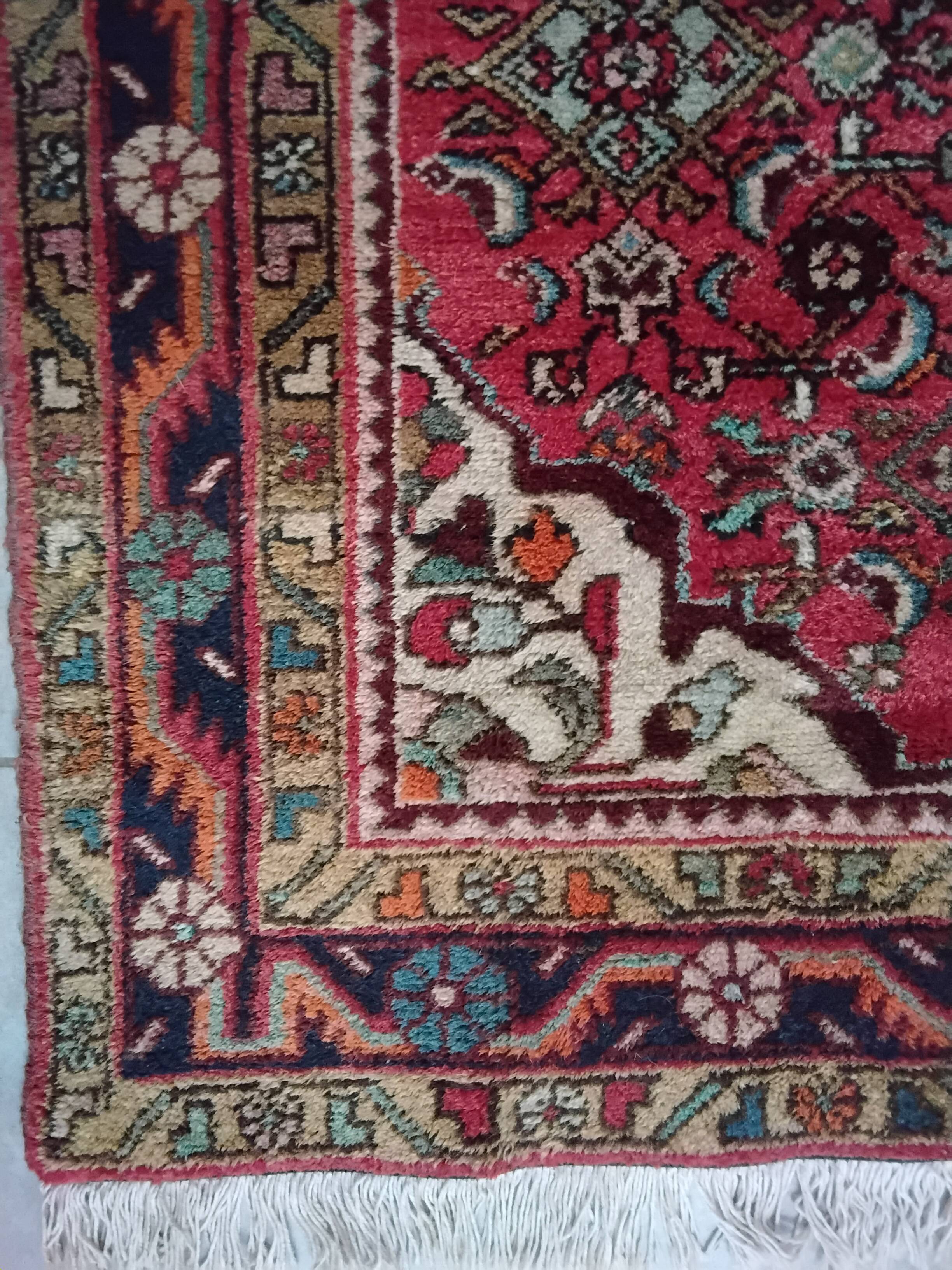 Grand Persian Carpet Hamadan – Floral "All-Over" Design – 202 x 116 cm