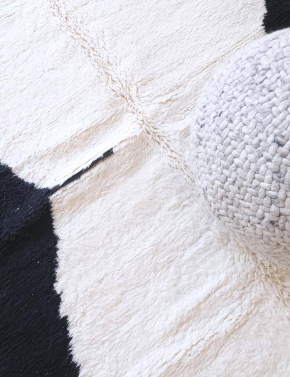 Black and White Berber Rug - 234 x 184 cm