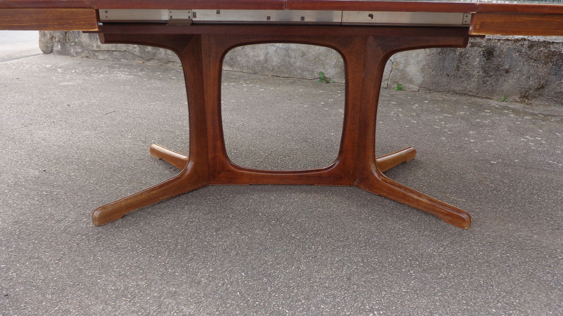 Baumann table with extensions