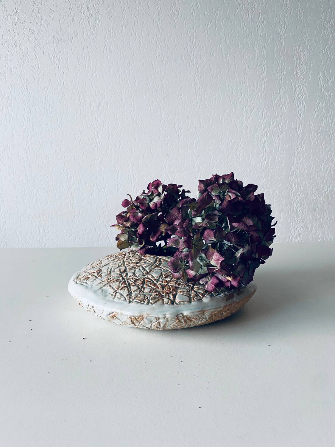 Large flat lentil vase