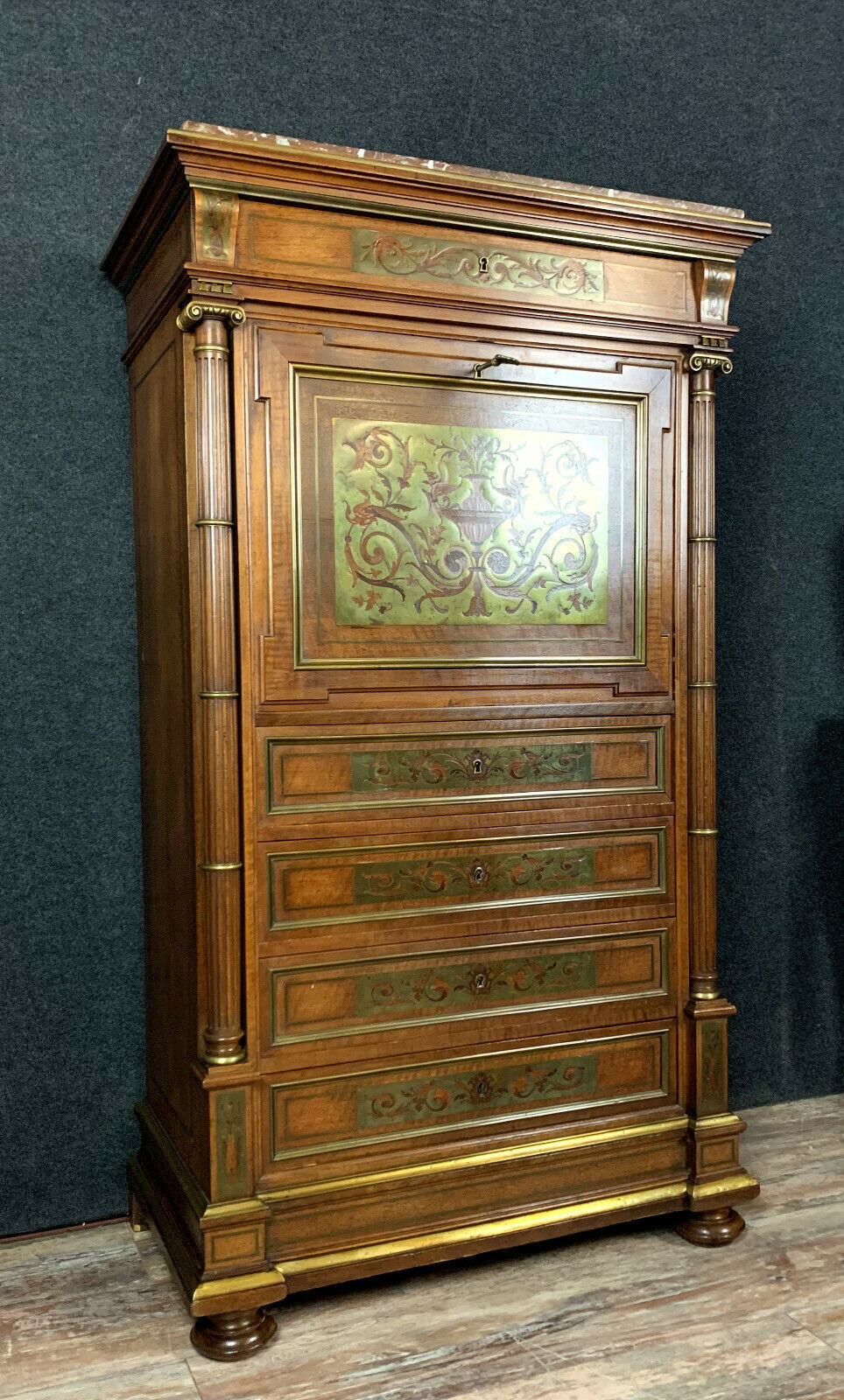 Writing desk in walnut and marquetry