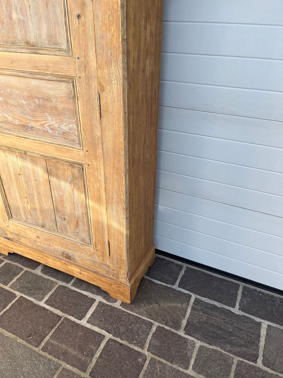 Parisian wardrobe/hosiery