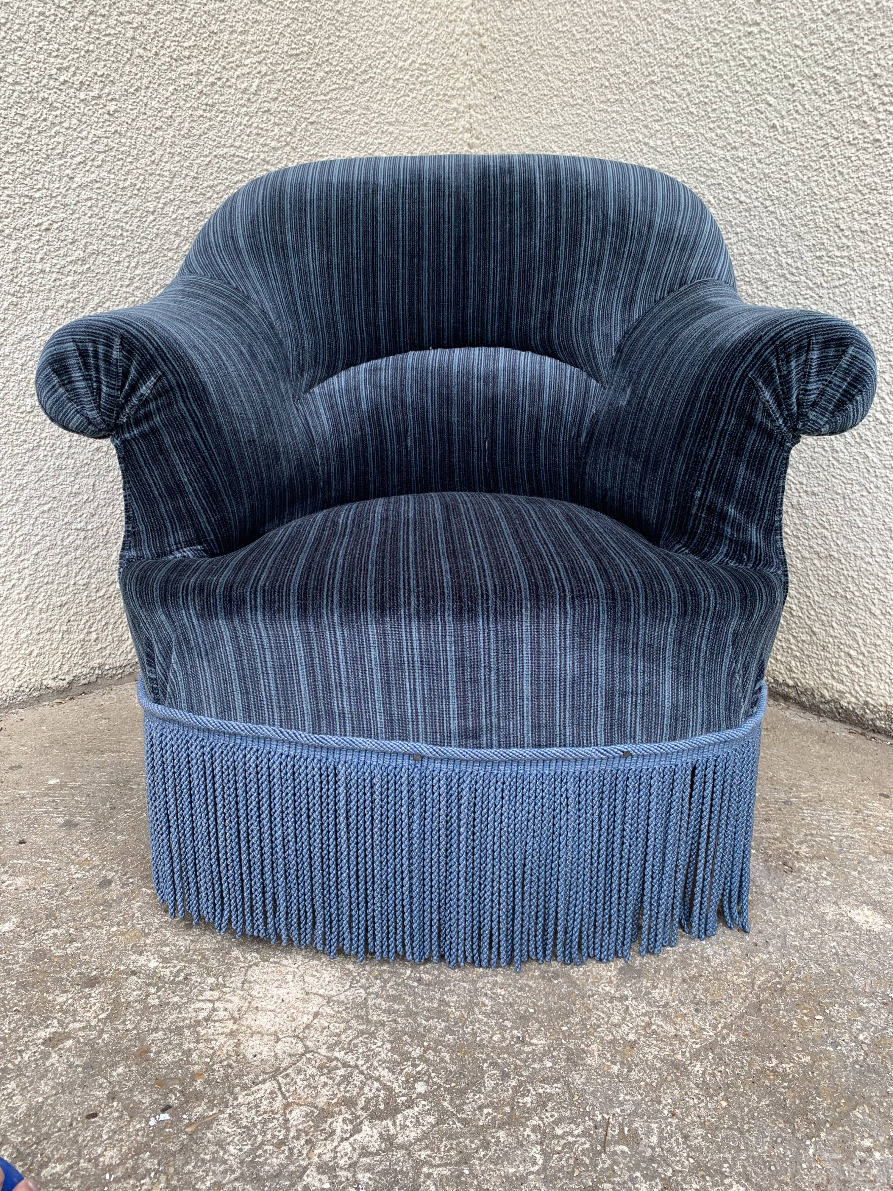 Jean blue velvet toad armchair