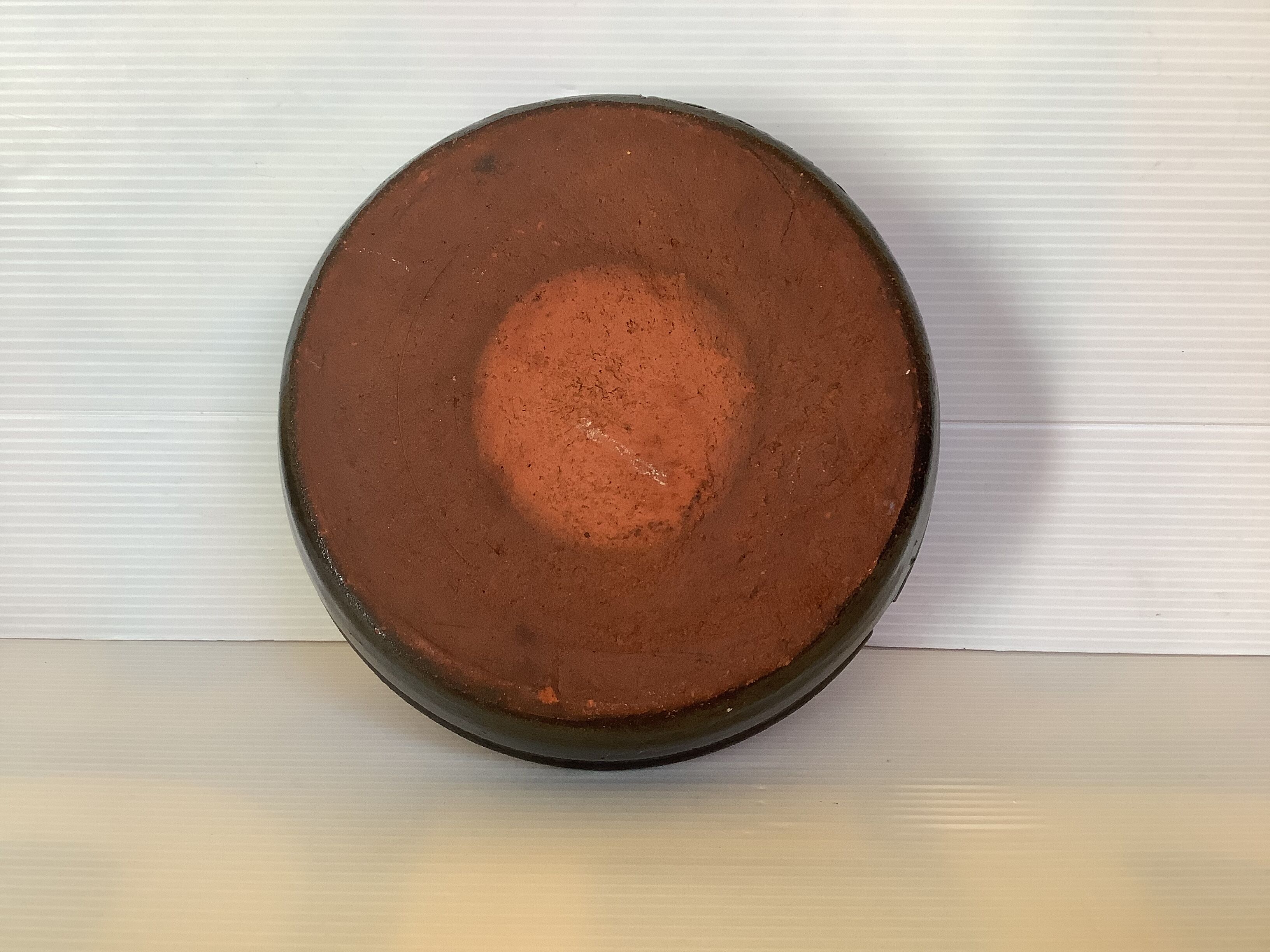 Koramic red and black ceramic empty pocket ashtray