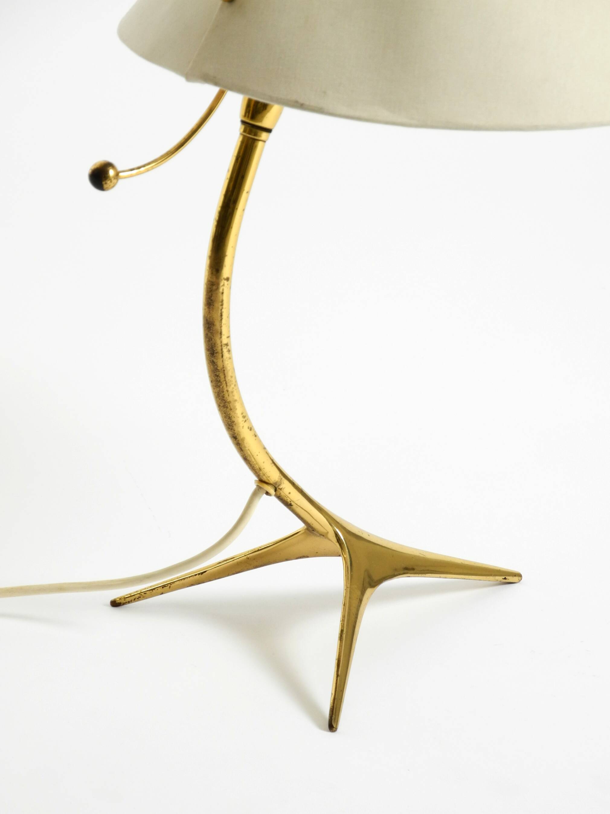 Large mid-century modern brass crow's foot table lamp by Kalmar Austria