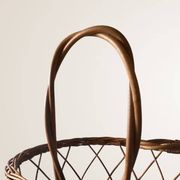 Woven wicker bassinet