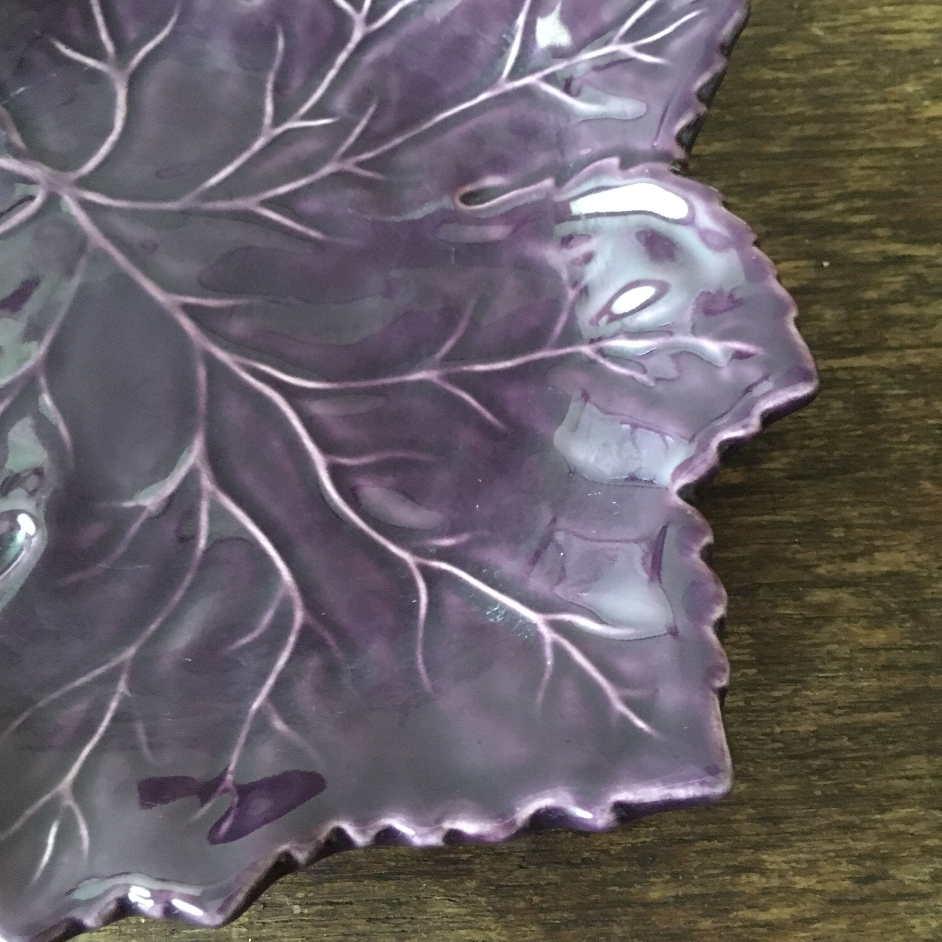 Empty pocket or purple table ceramic leaf plate