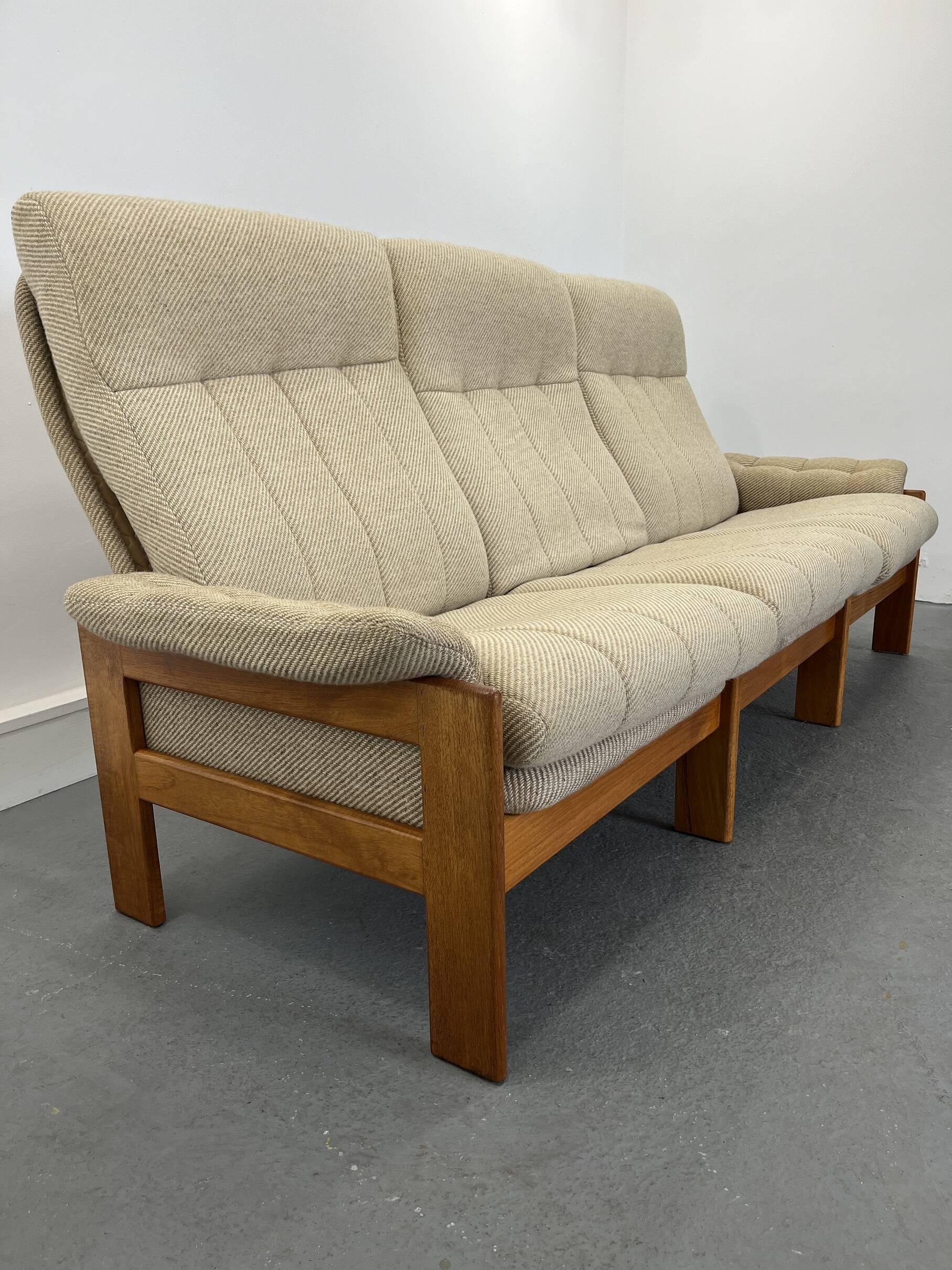 Svend Skipper Mobel Skippers Danish Mid-century Beige ,teak Sofa,1960s