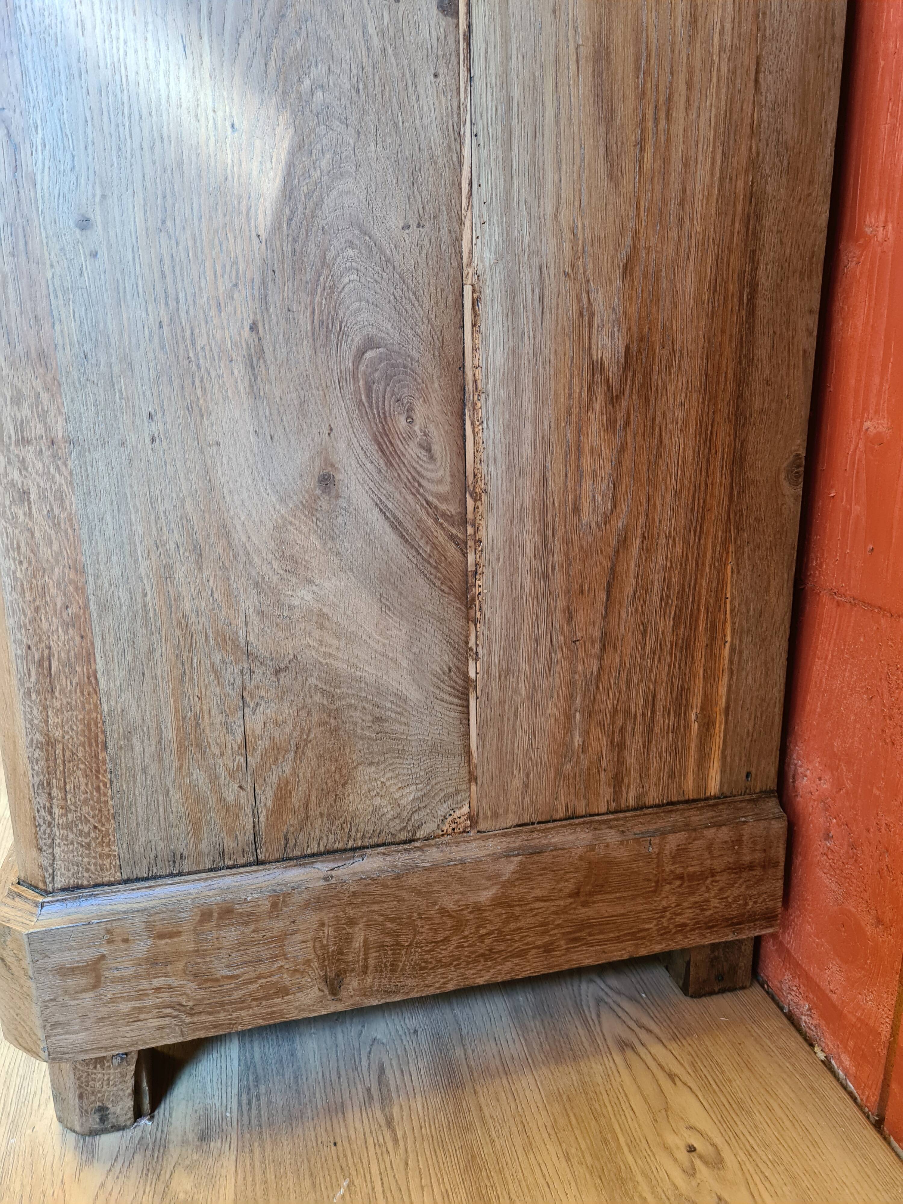 Saint Hubert oak cabinet with sculptures completely renovated