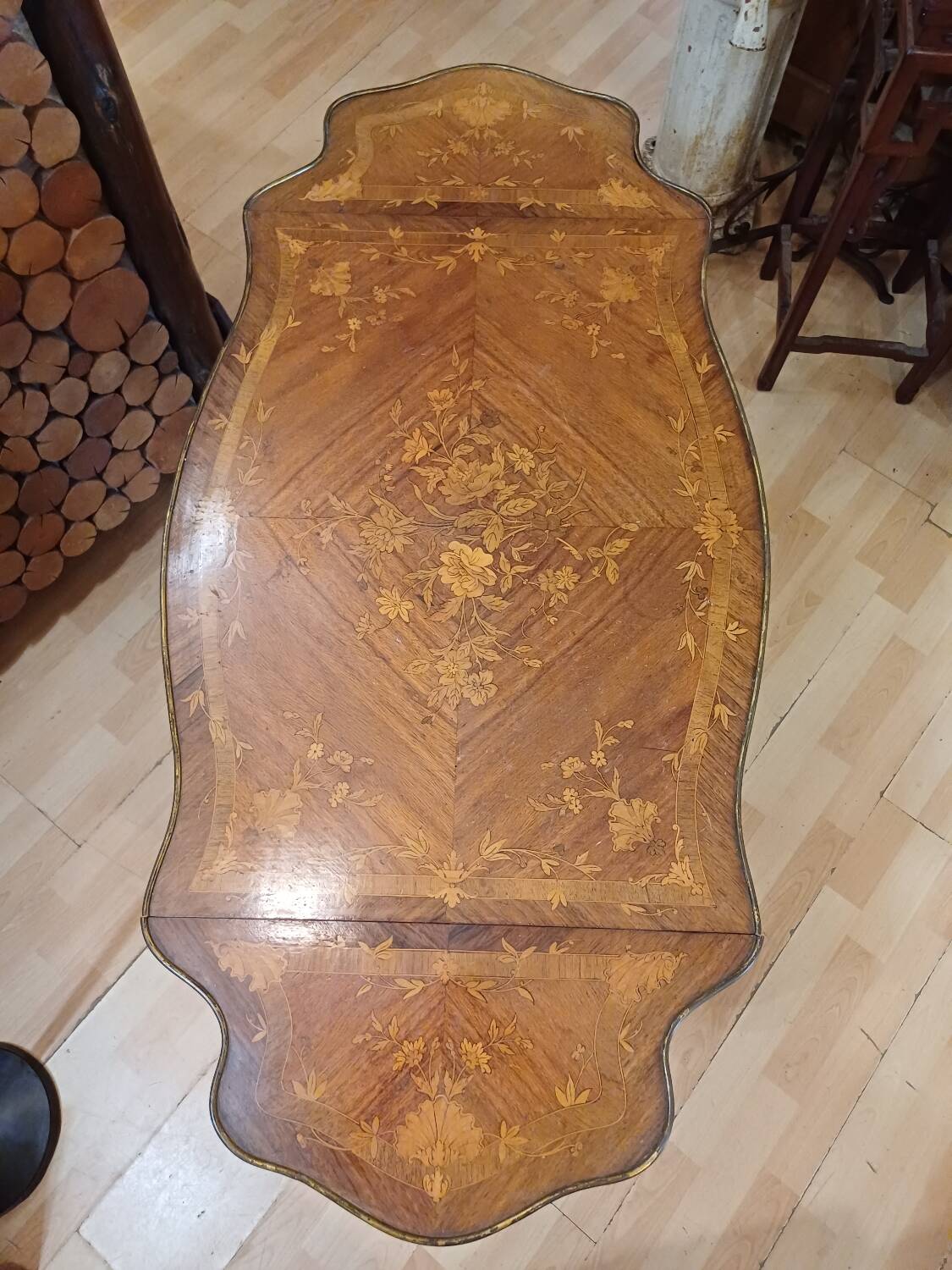 Table, drop-leaf desk "fully marquetry, Louis XV style, Period
