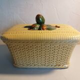 Biscuit tin in barbotine