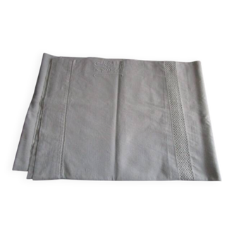 Old cotton curtain: 300x220cm with embroidered/monogrammed return.