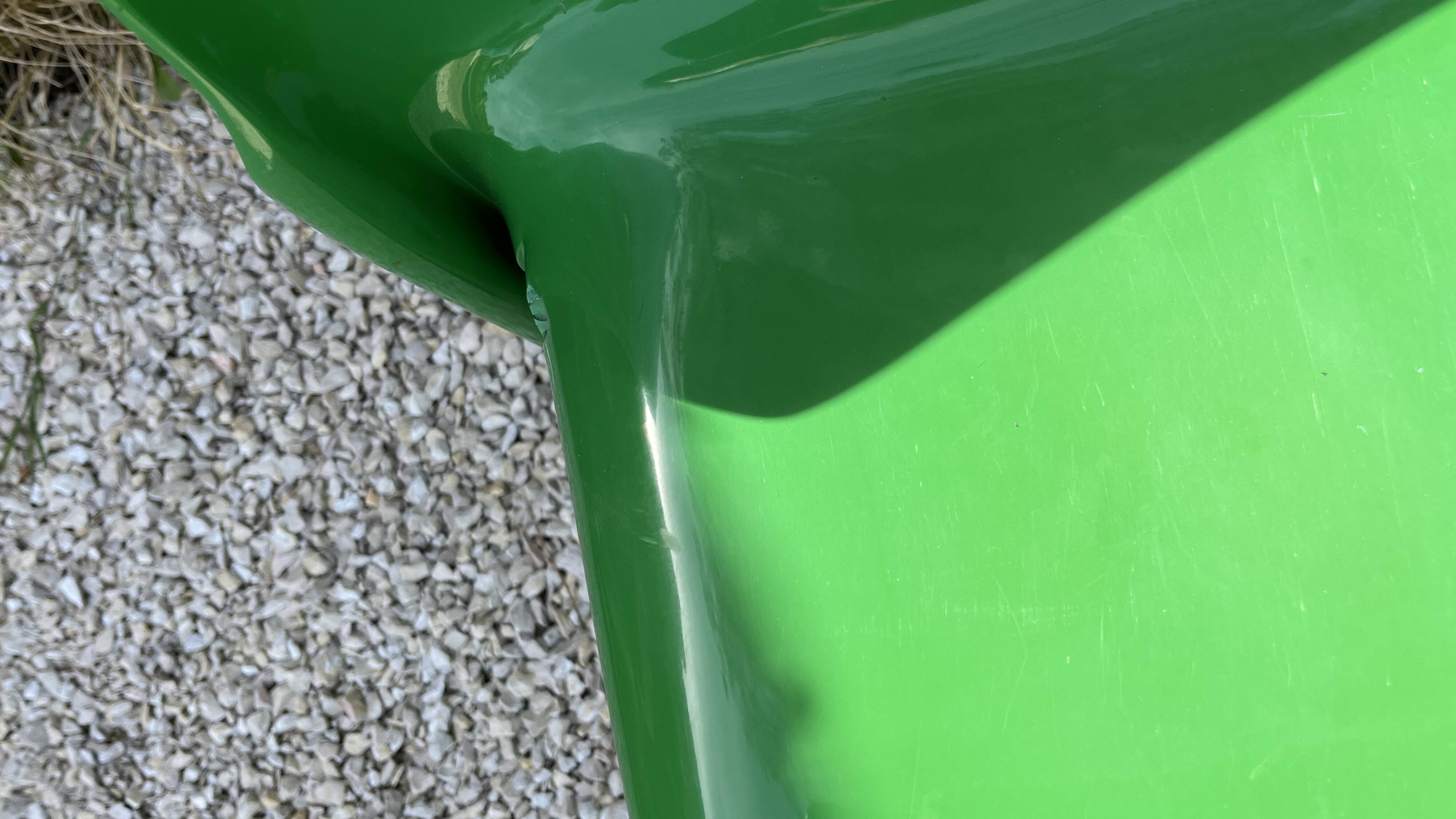 Suite de 4 chaises "Sélène" par Vico Magistretti pour Artemide