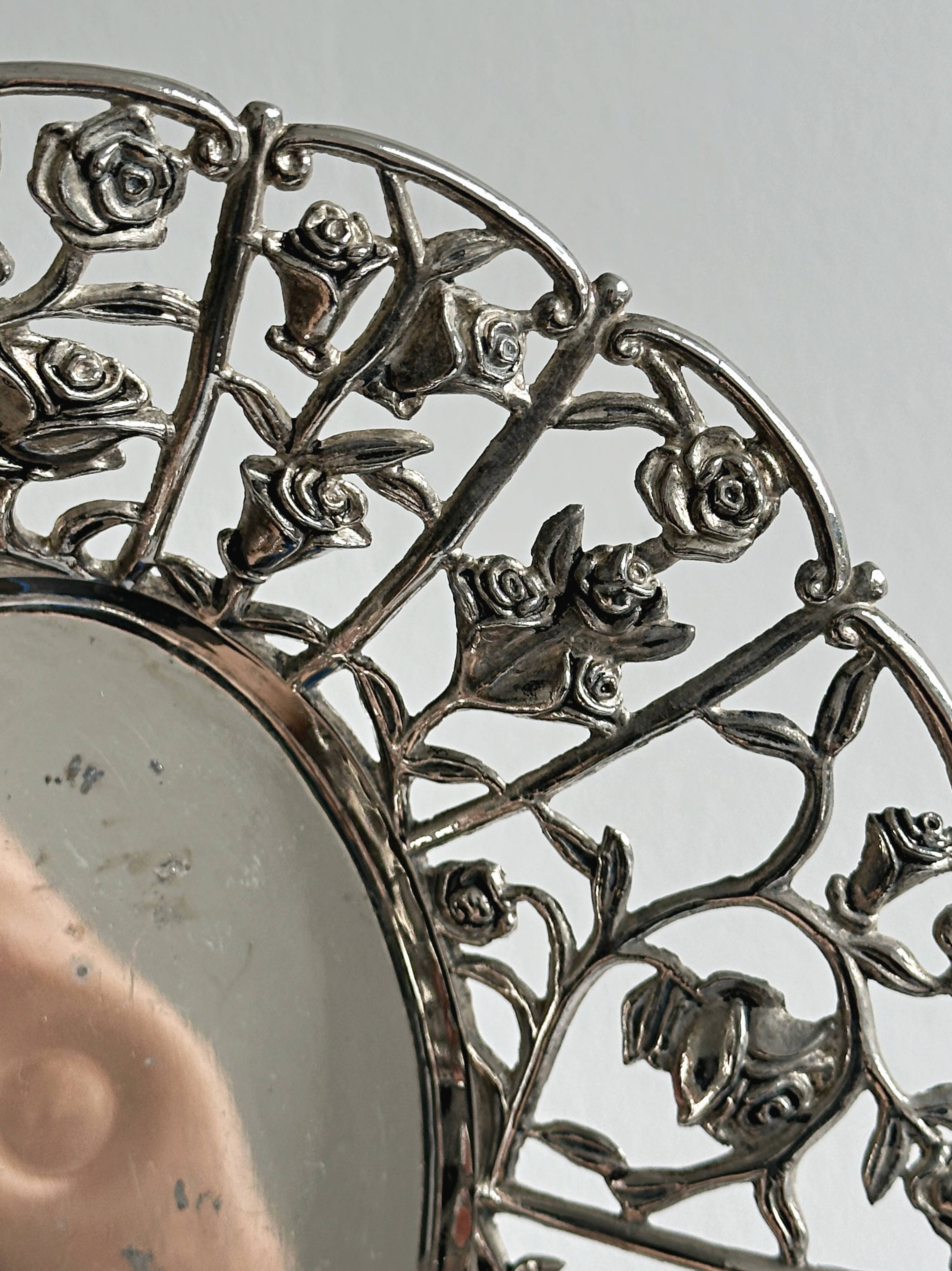 Silver-plated openwork metal stand