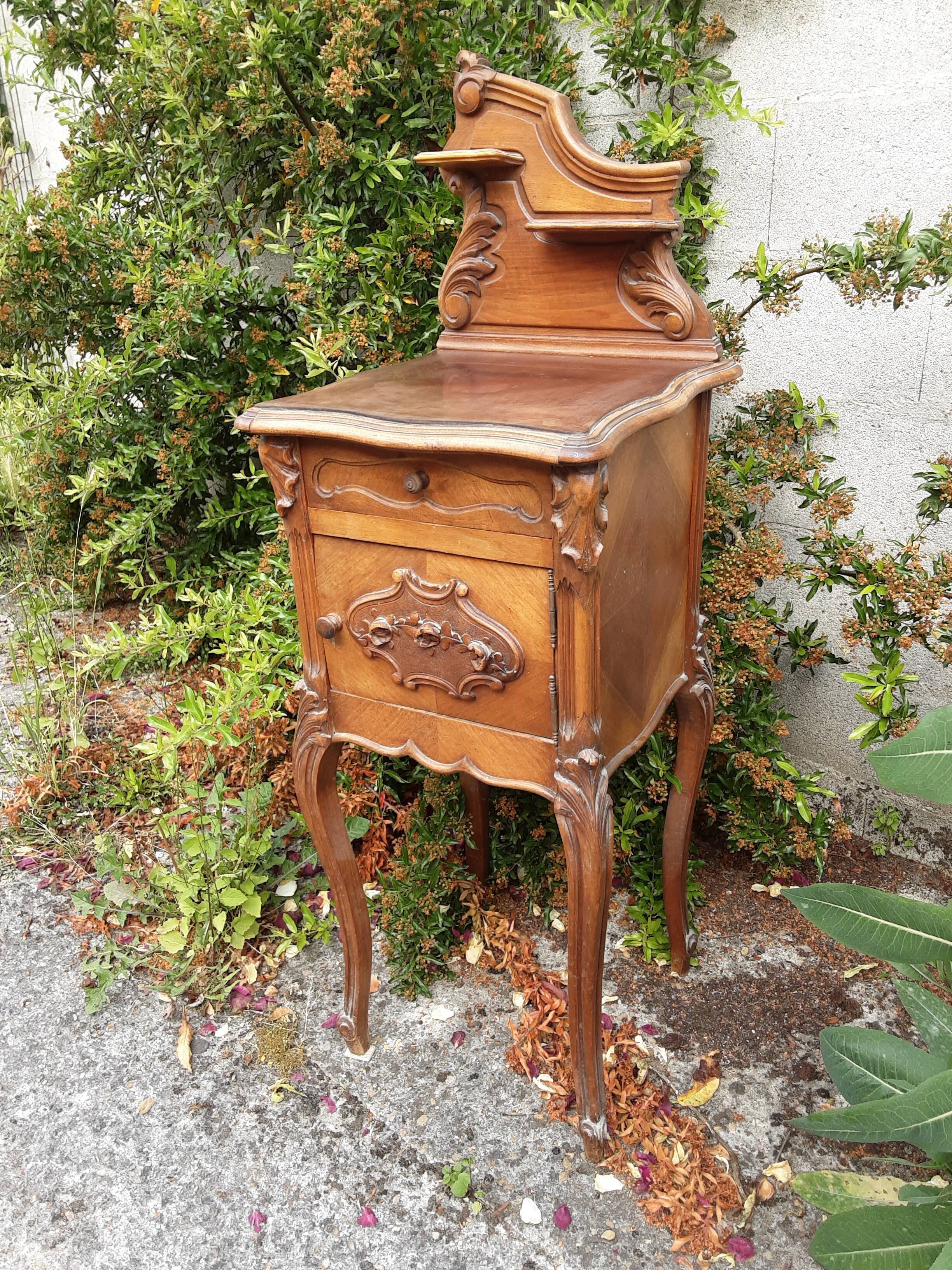 WOODEN BEDSIDE TABLE STYLE LOUIS XV ROCAILLE