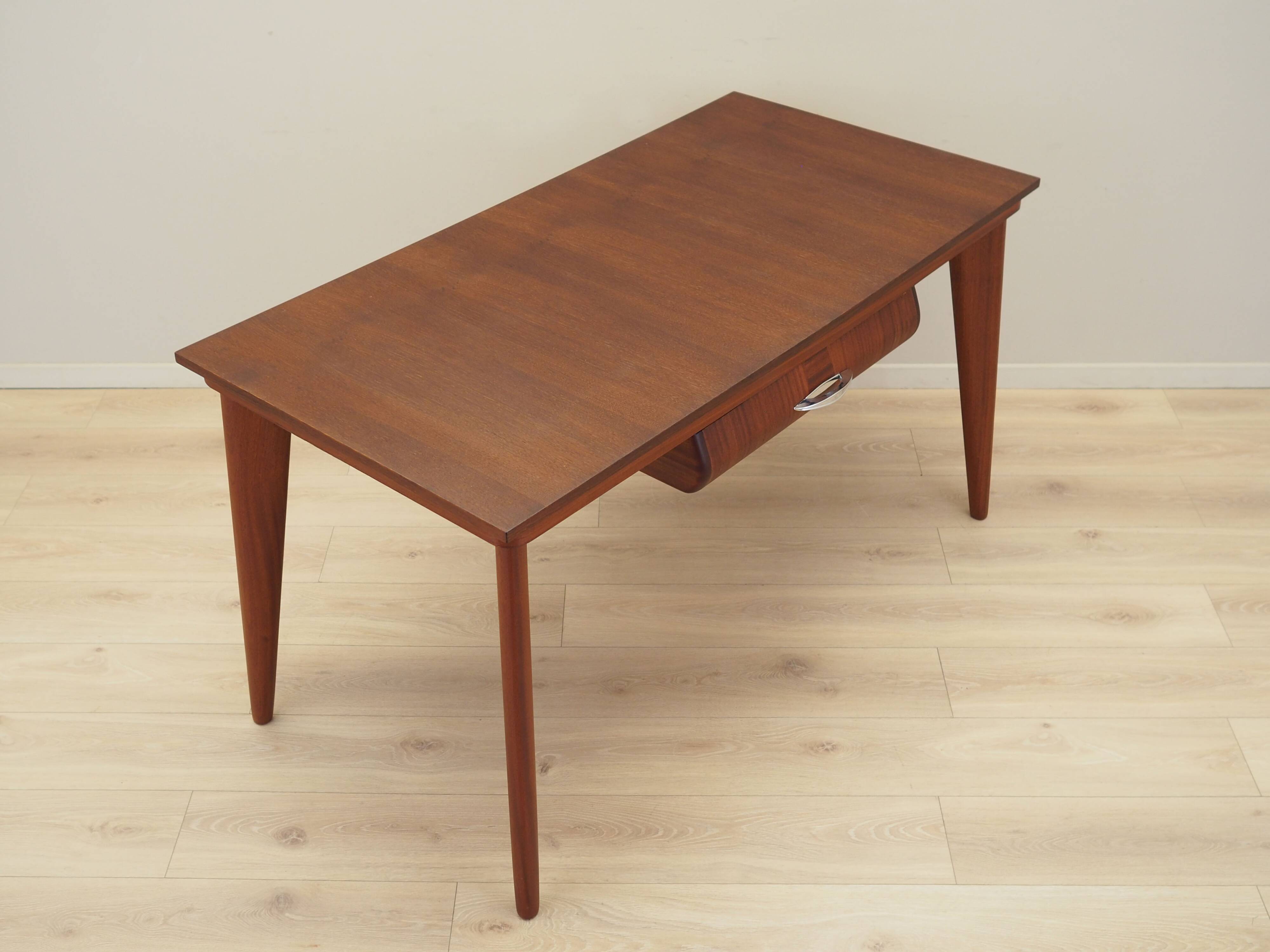 Oak desk, Italian design, 1970s, production: Italy