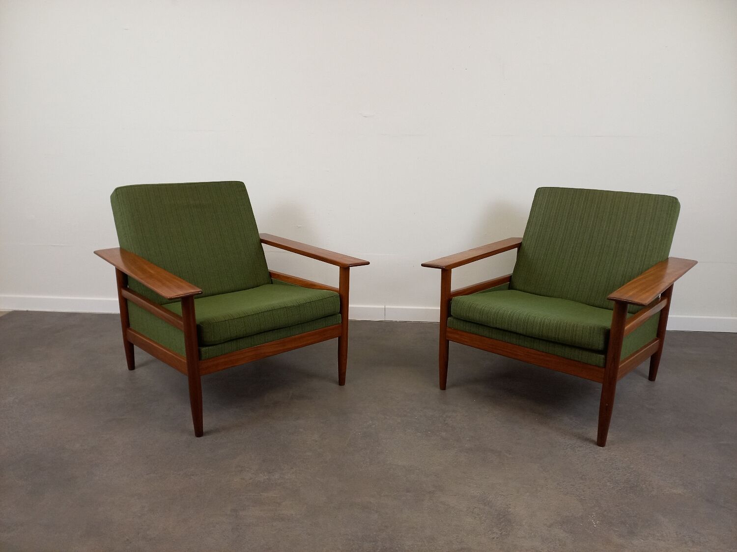 Paire de fauteuils scandinave