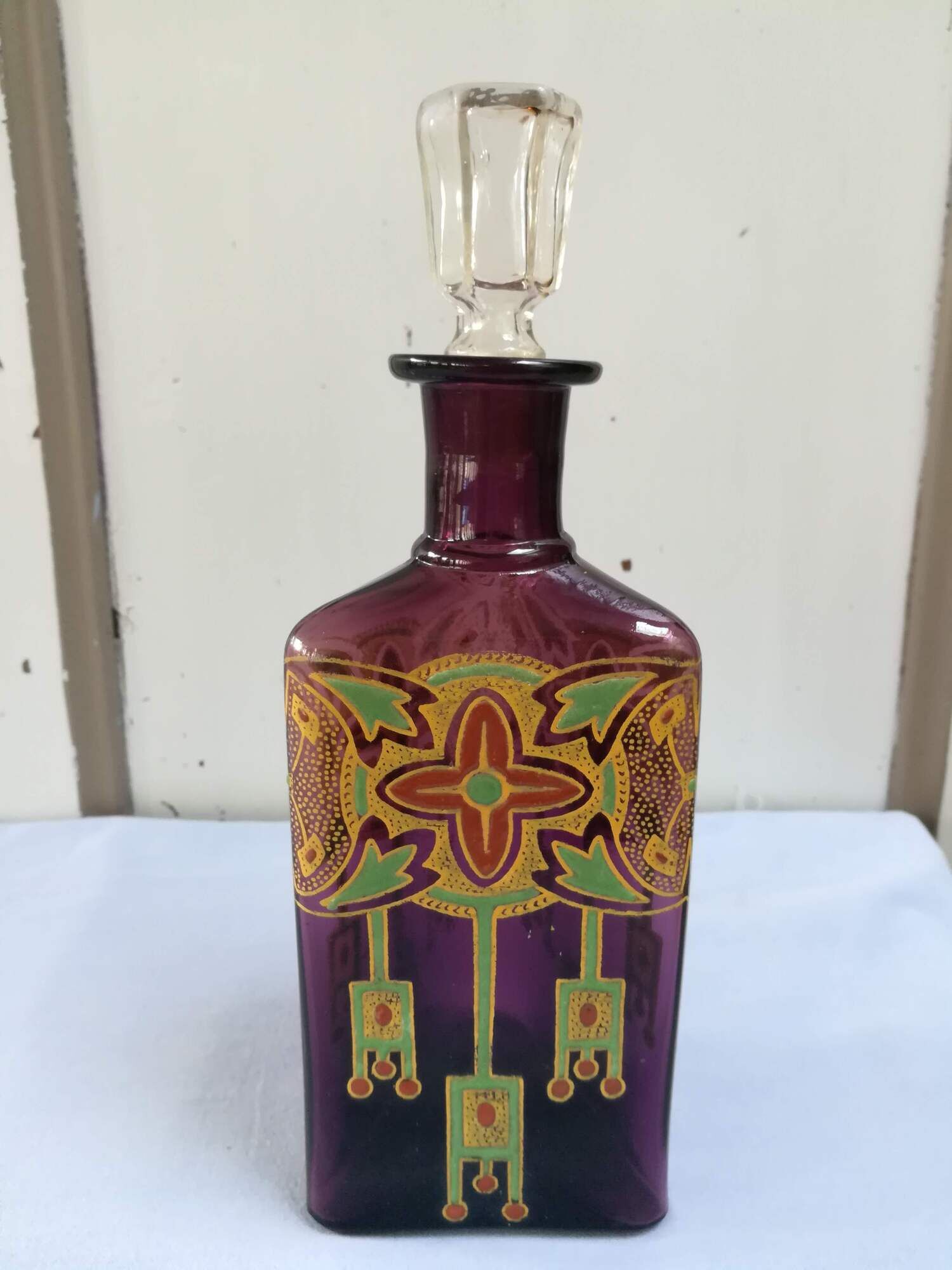 Enamelled decanter of the XXth Art Deco style