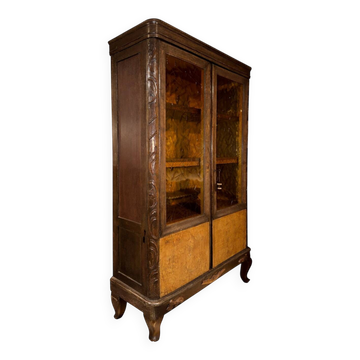 Cabinet d'exposition Art Déco en chêne avec panneaux en verre ambre – années 1930