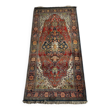 Oriental style rug 180cm x 90cm