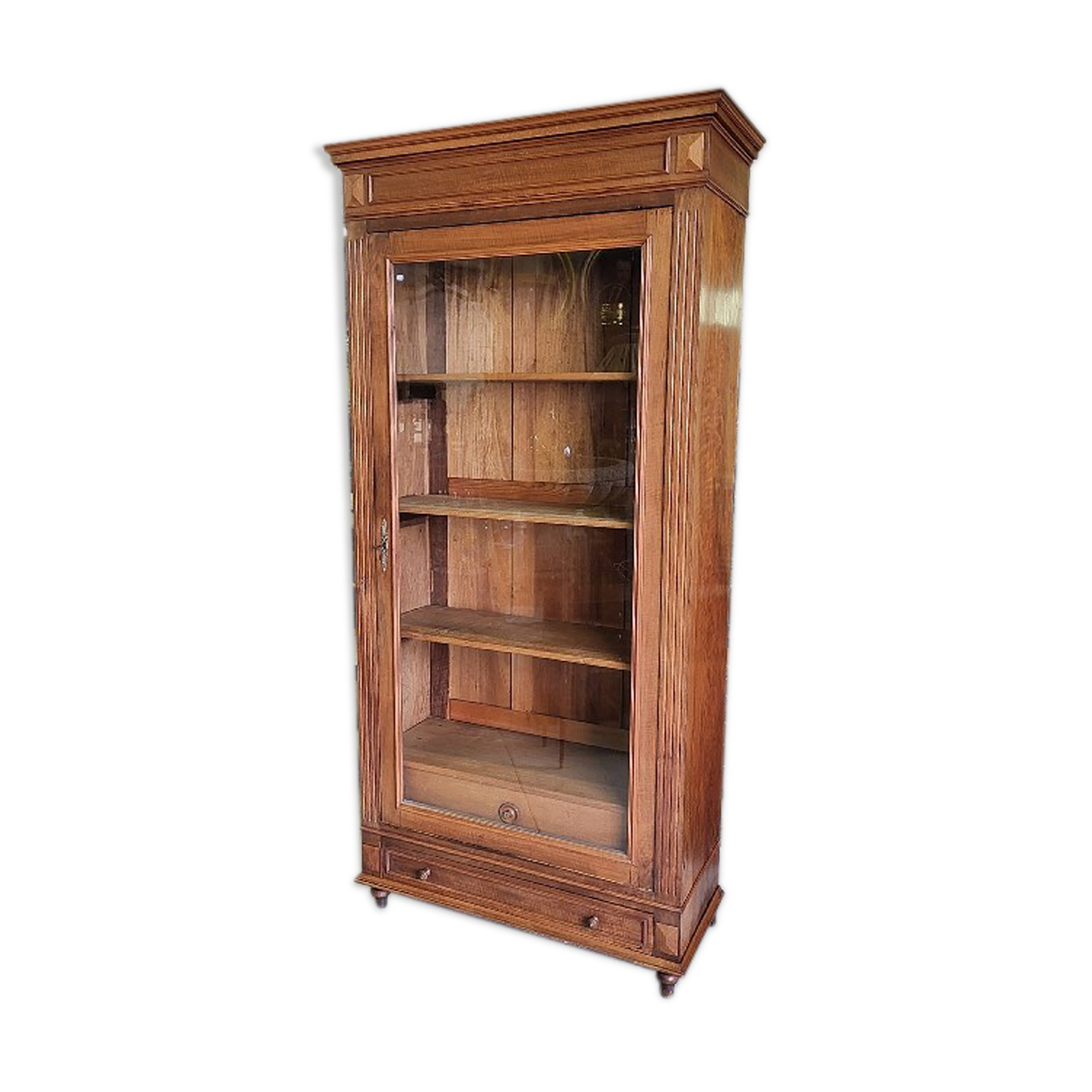 Showcase 1 walnut door of the nineteenth century