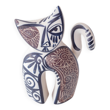 Cubist ceramic cat figurine in Spanish Picasso style by Otero Regal.