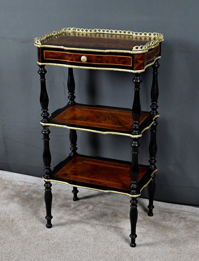 Petite table de salon en marqueterie, style Napoléon III – 2ème partie XIXe