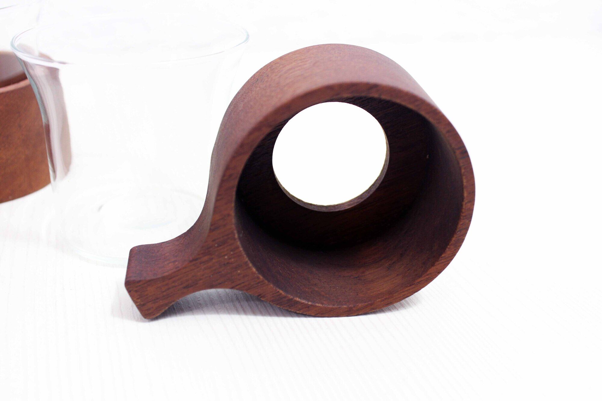 Set of 6 glasses or cups made of glass and teak