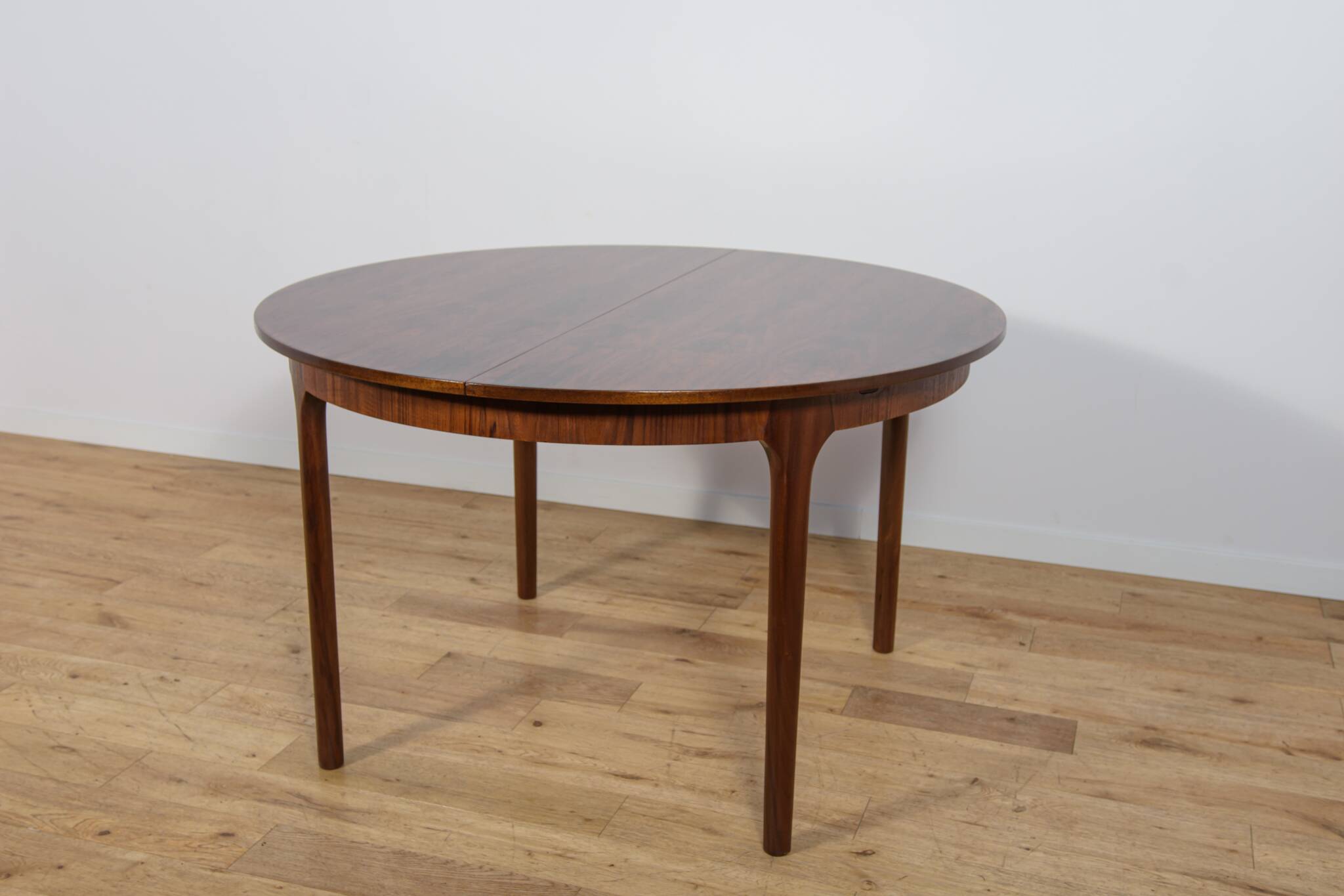 Mid-Century Round Rosewood Extendable Dining Table from McIntosh, United Kingdom, 1960s