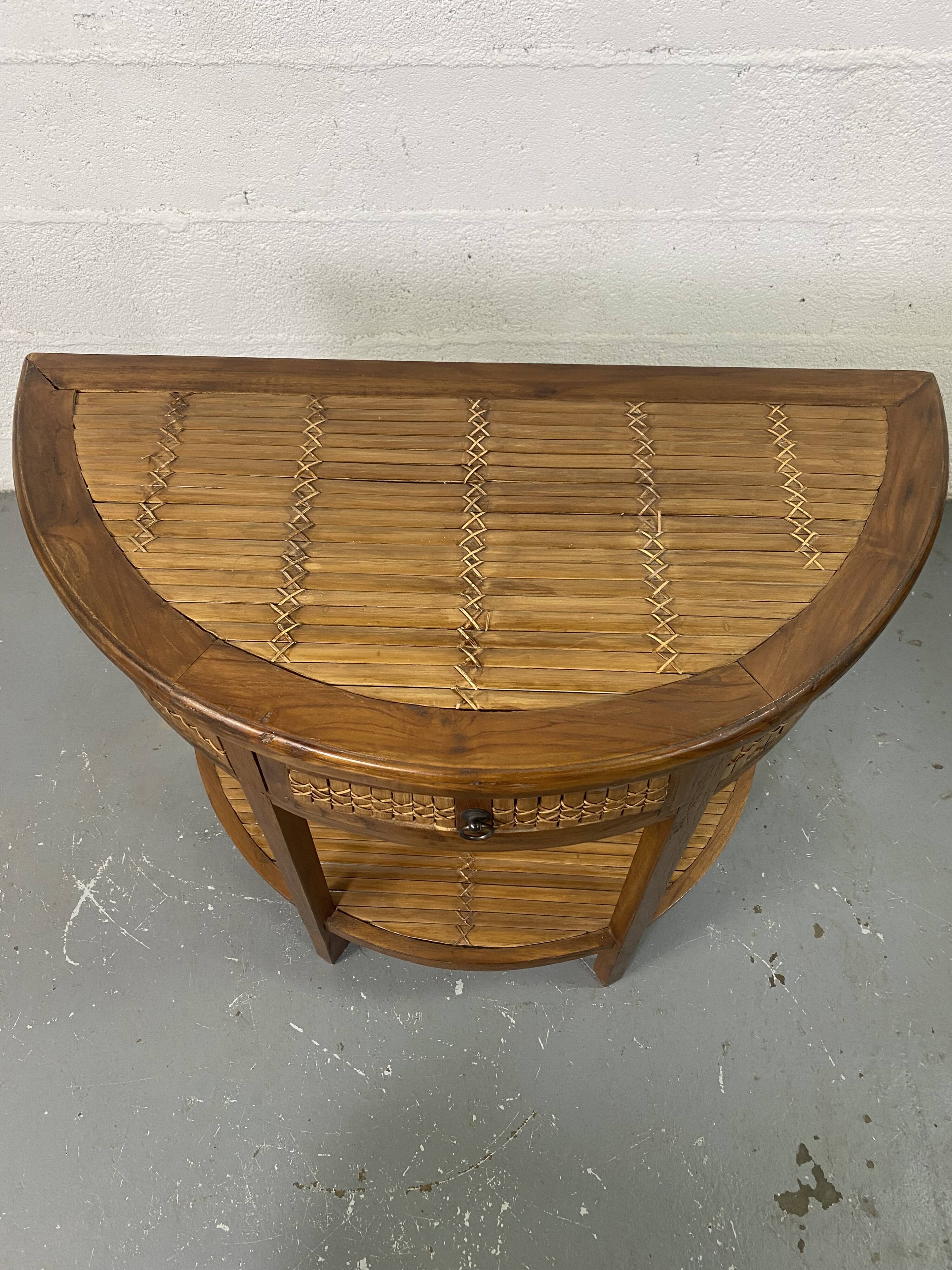 Side table in half-moon wood and bamboo