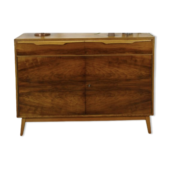 Buffet vintage en bois sombre avec tiroirs