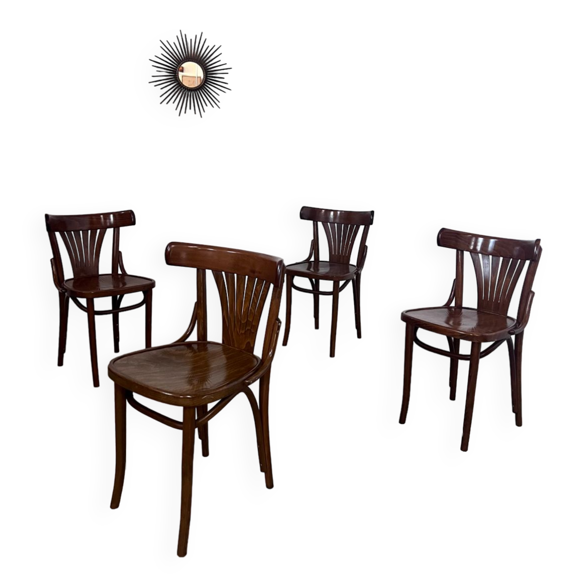 Lot 4 old vintage bentwood bistro chairs from the 70s