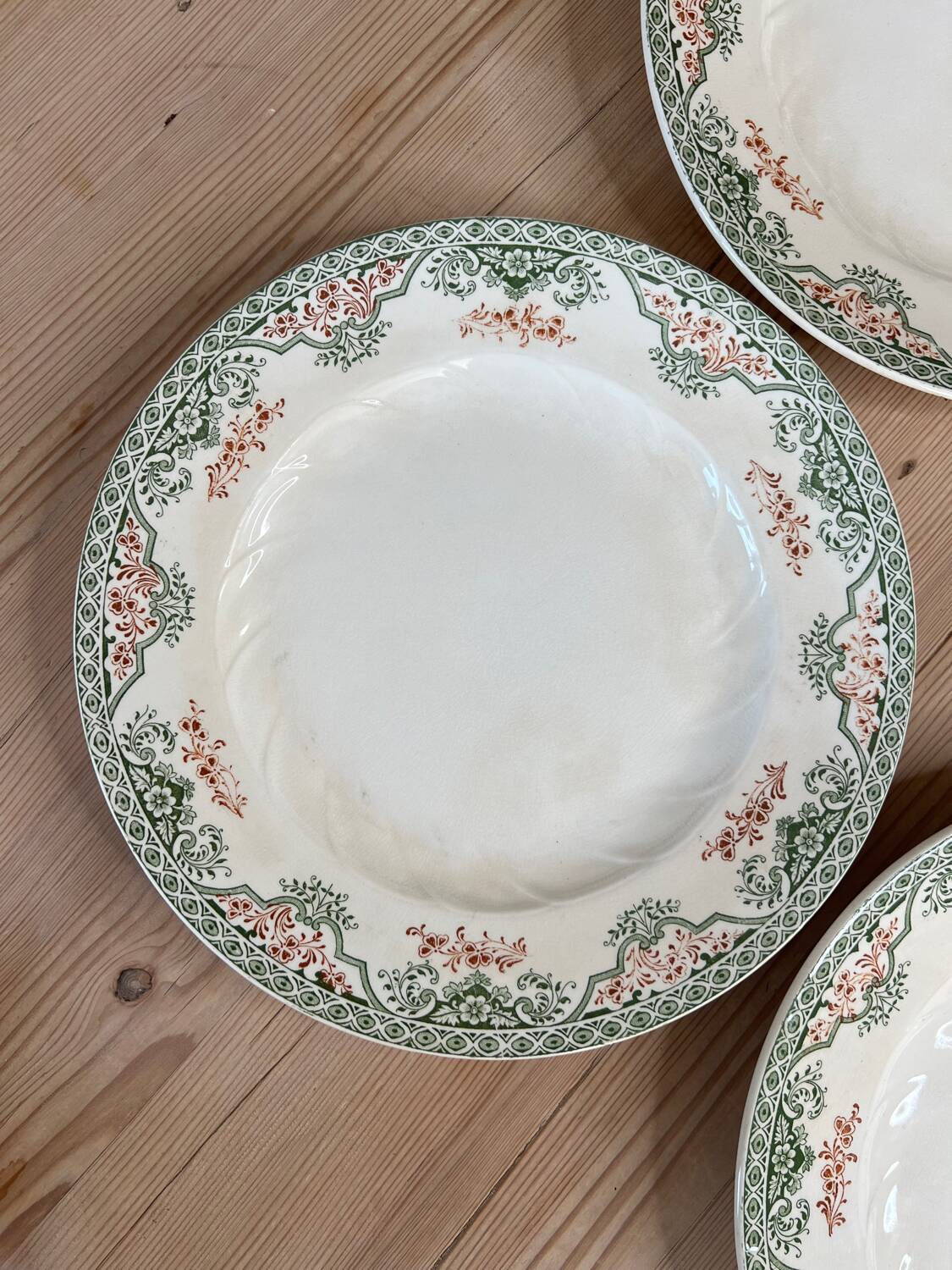 Set of 4 Longwy Bruges plates