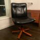 Vintage design office chair - Swivel lobby chair in black leather