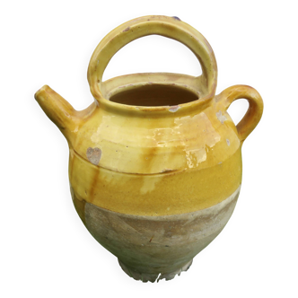 Yellow glazed terracotta jar, south-west of France.